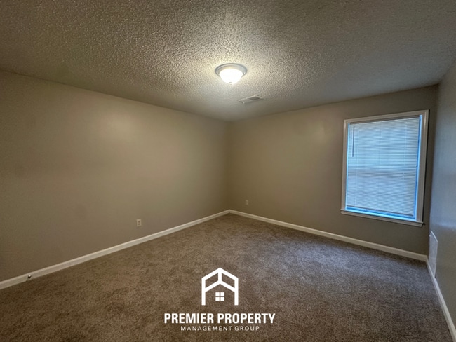 Building Photo - 2814 Baywood Dr