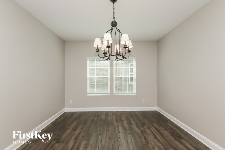 Building Photo - 2607 Whispering Way