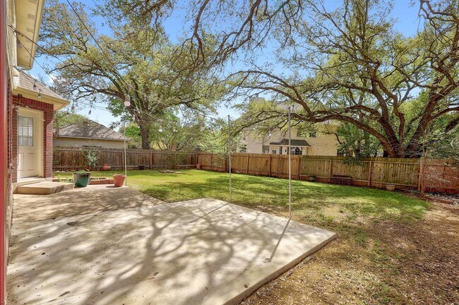 Building Photo - 2023 Wood Glen Dr