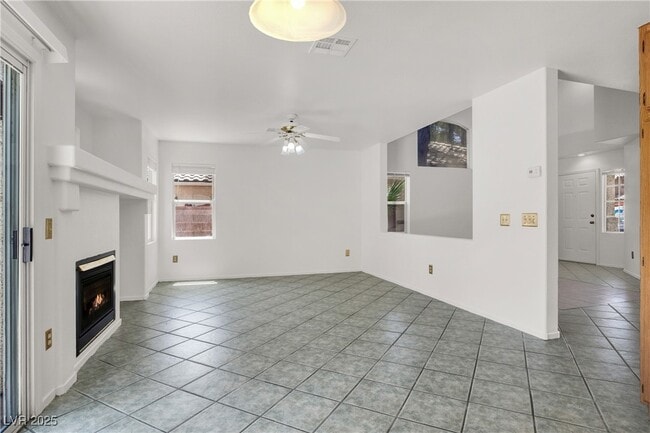 Building Photo - 2260 Blackberry Valley Way