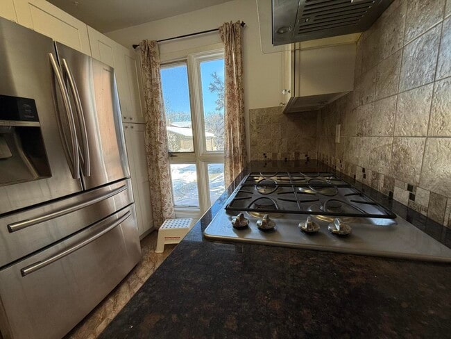 Building Photo - 1082 Greenhills Dr