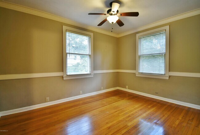 Building Photo - 2929 Arapahoe Ave