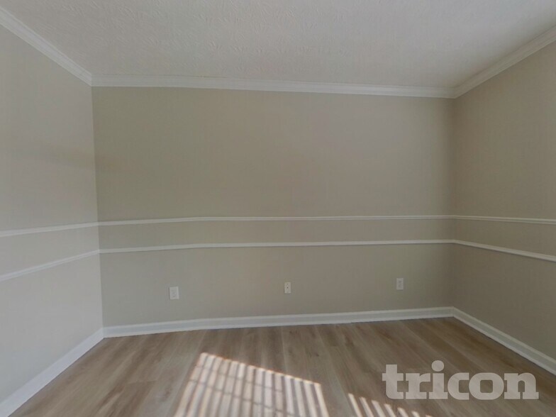 Building Photo - 1560 Highland Farm Dr