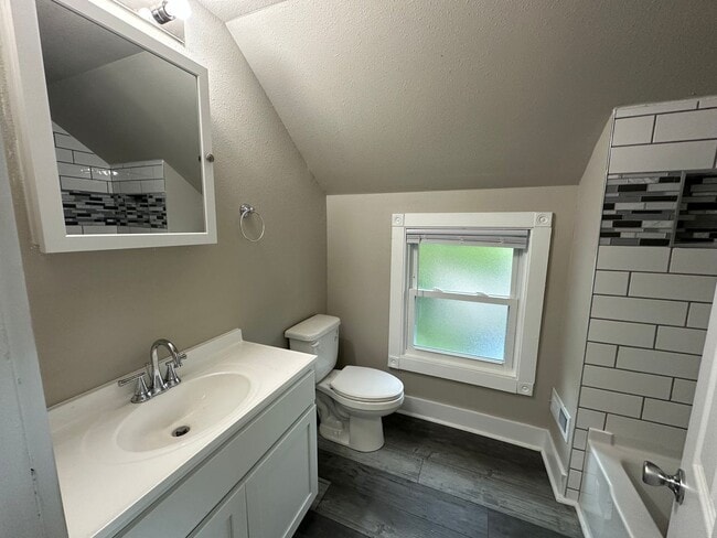 Building Photo - Renovated 2BR/1BA Rent to Own Home with Dr...