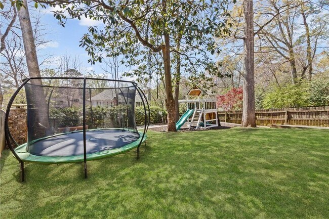 Building Photo - 255 Lindbergh Drive NE