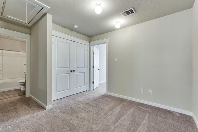 Building Photo - 603B Pearly Eye Dr