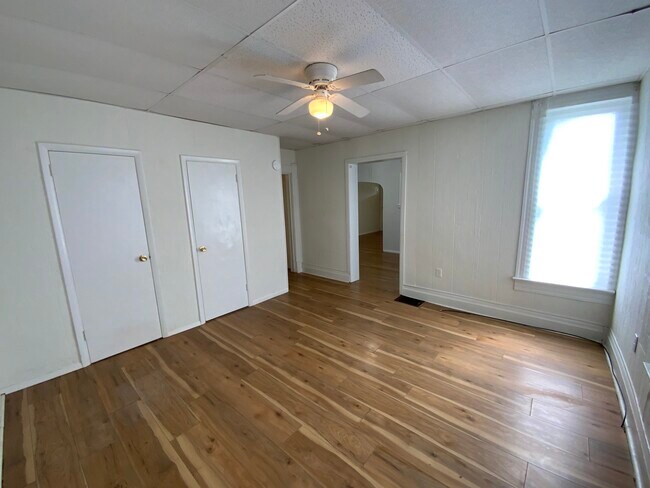 Building Photo - 908 Jewell St
