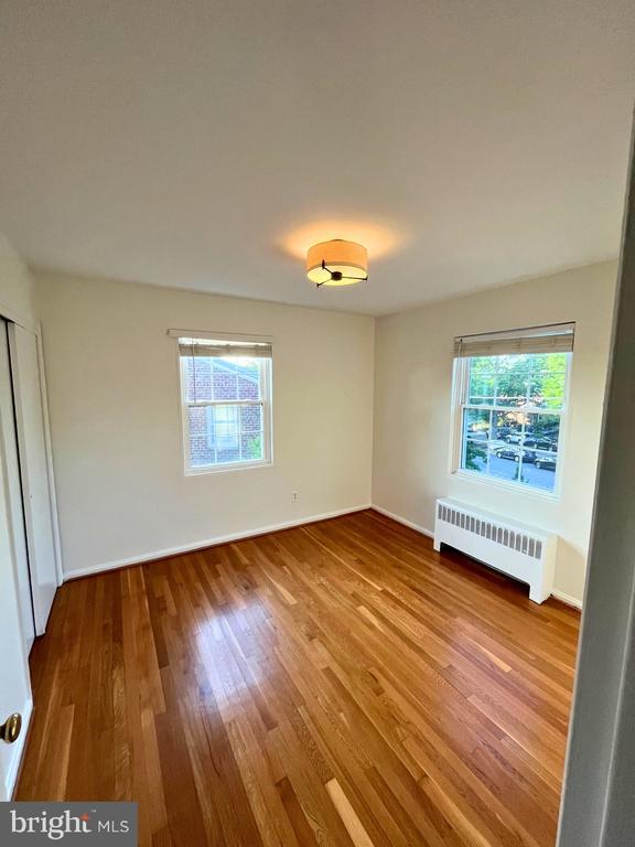 Building Photo - 213 Gentry Ave