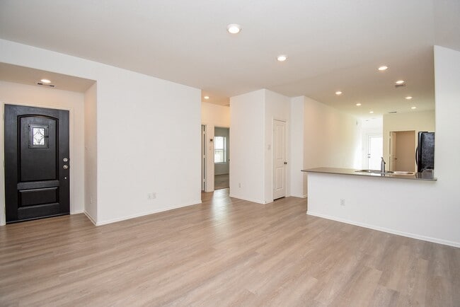 Building Photo - 18979 Buckley Oak Dr