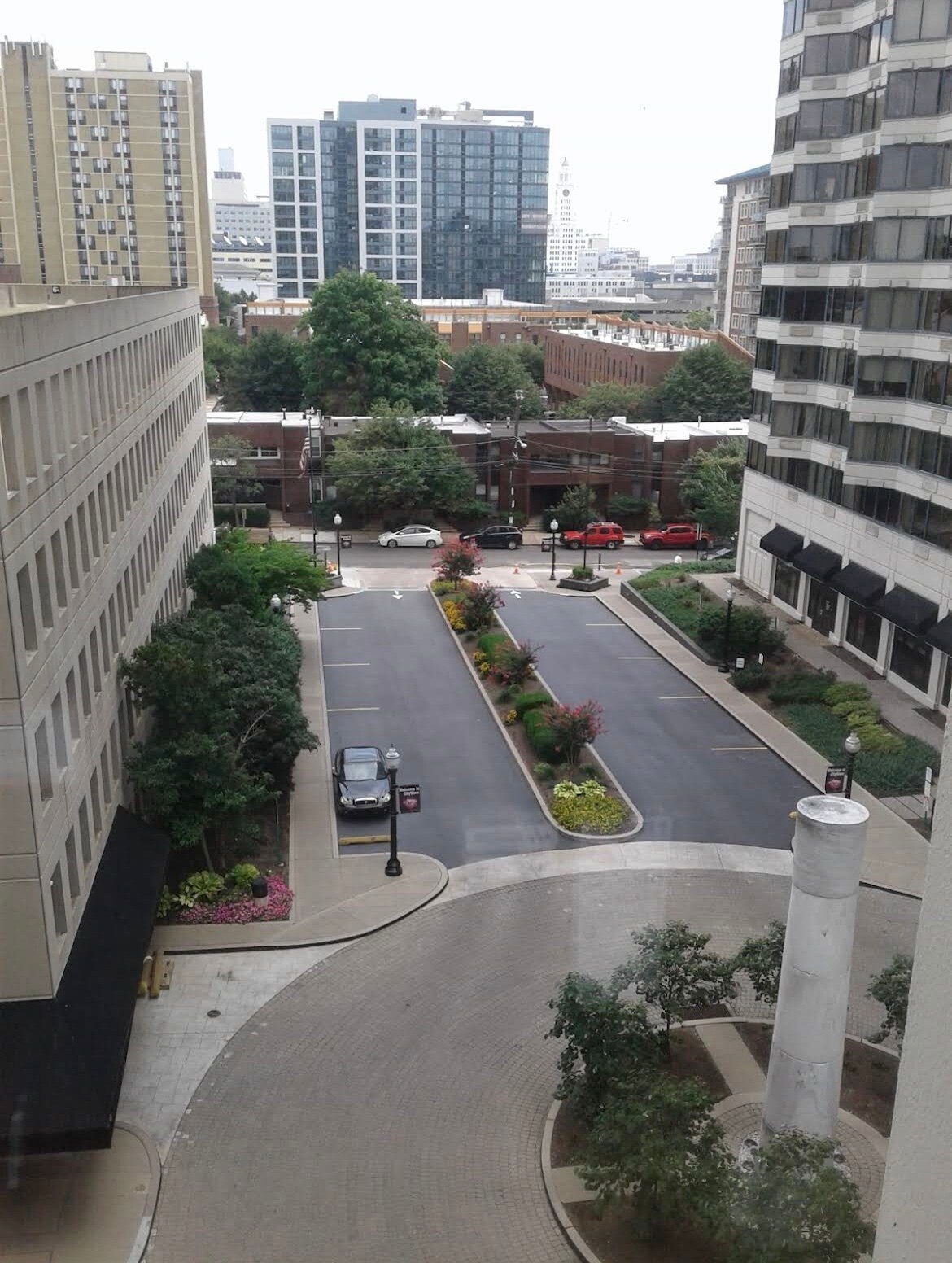 Building Photo - 2001 Hamilton St