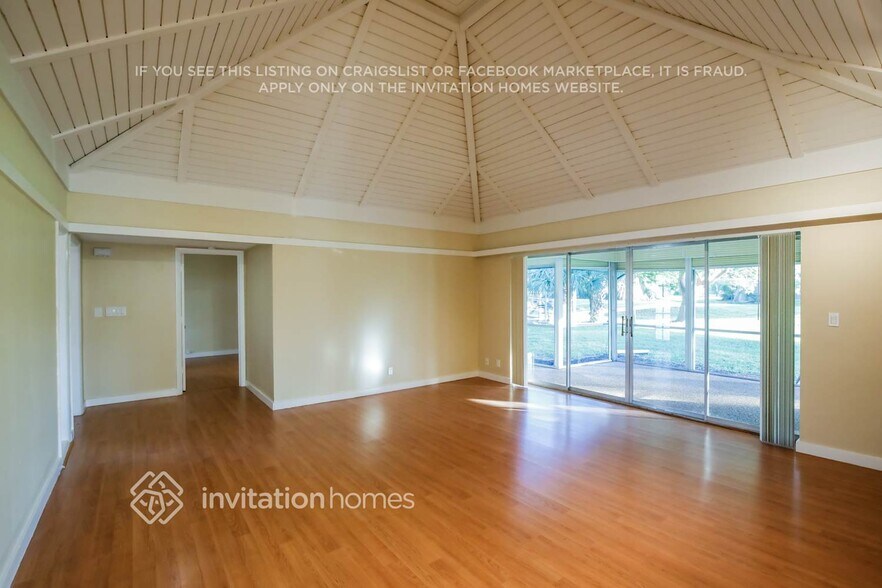 Building Photo - 4707 Holly Dr