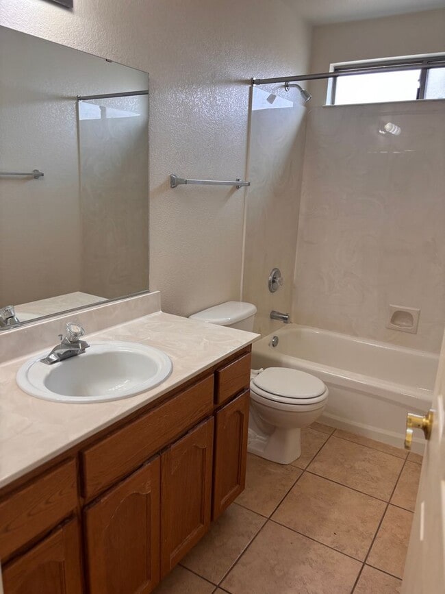 Building Photo - 3524 Plaza De Lanza