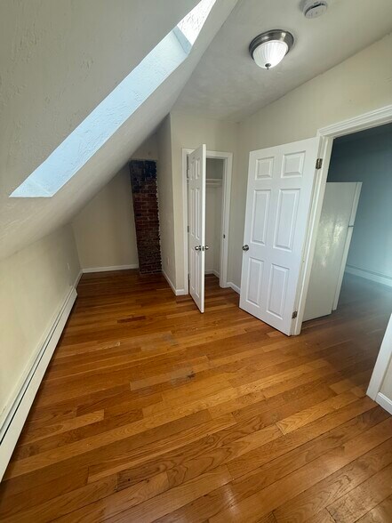 Building Photo - 5 Clifton St