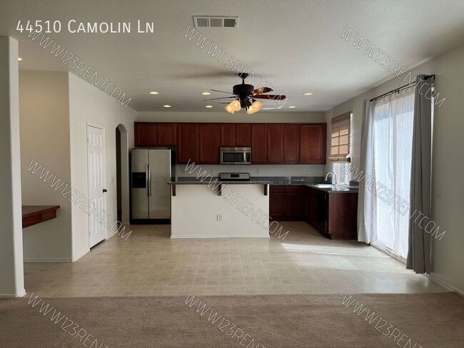 Building Photo - 44510 Camolin Ln