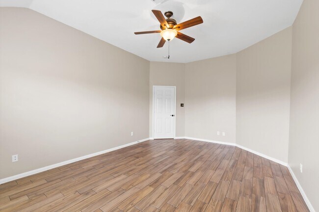 Building Photo - 227 Mammoth Springs Ln