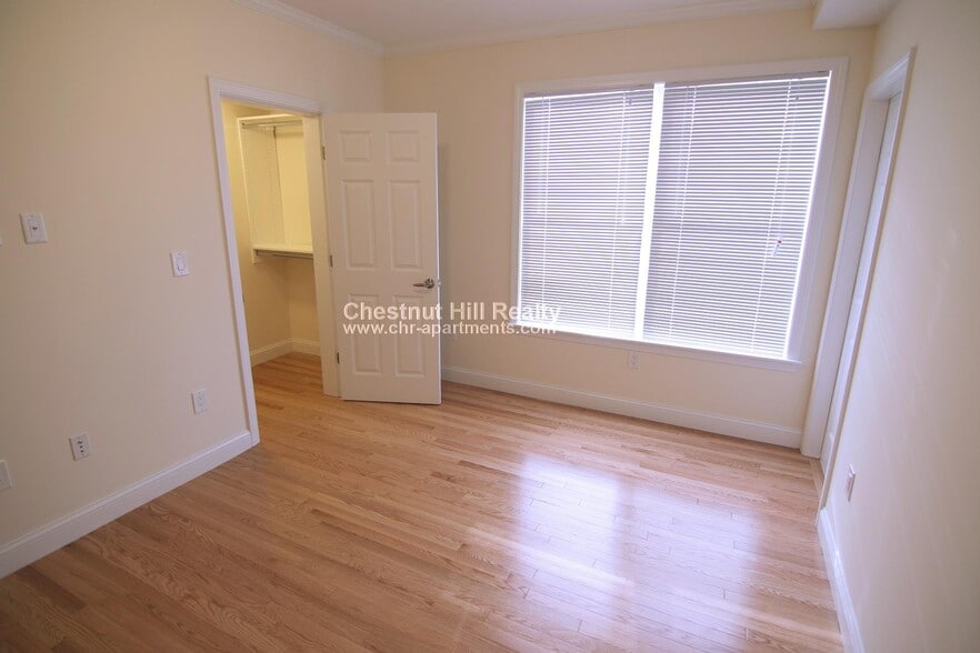 Building Photo - 15 Langdon St