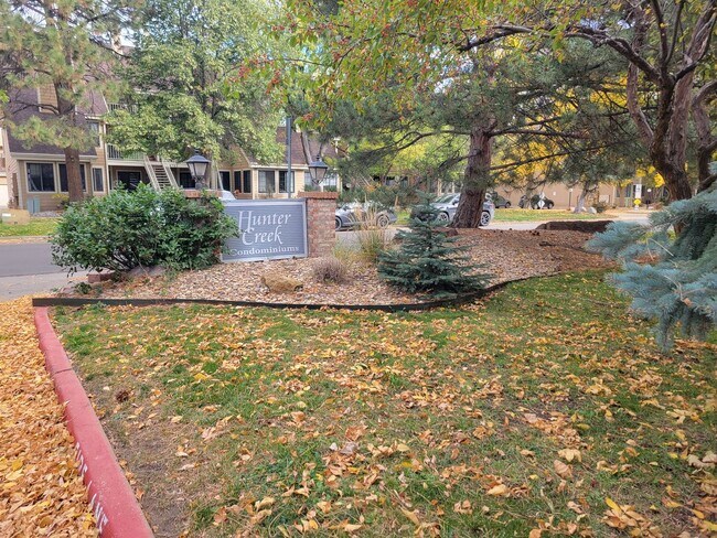Building Photo - Fresh Boulder 1 Bedroom Condo for Rent with Pool, Tennis and Fitness Center in Hunter Creek