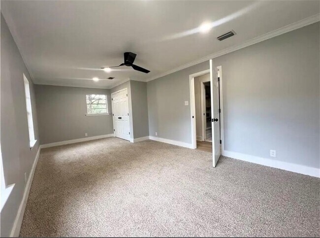 Building Photo - 1459 Cambridge Ct