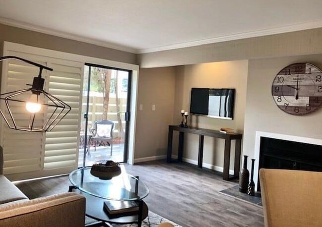 Building Photo - 61 Mozden Ln