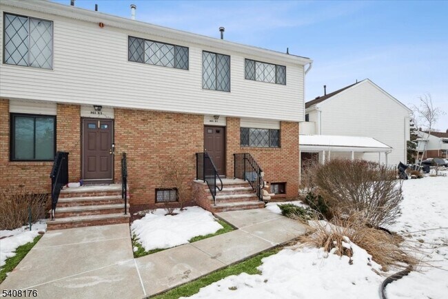 Building Photo - 911 Merritt Dr