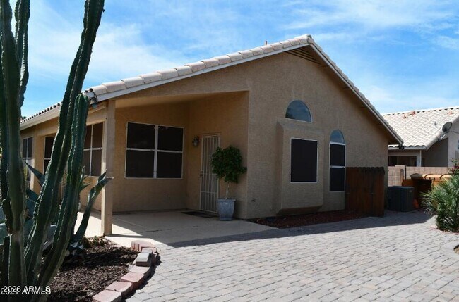 Building Photo - 1476 E Silver Creek Rd