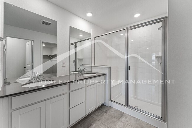 Building Photo - Charming Property with 2 Car Garage and Ce...