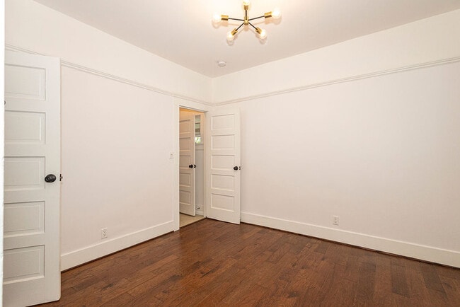 Building Photo - 1616 Bridge St