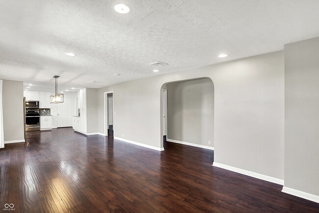 Building Photo - 301 W Pierce St