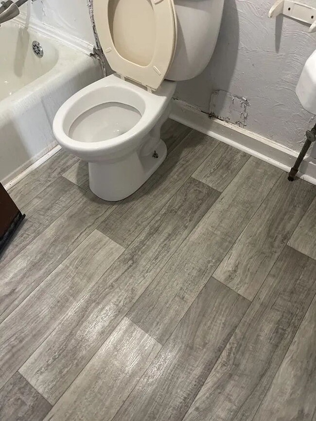 Building Photo - 207 Sims Dr