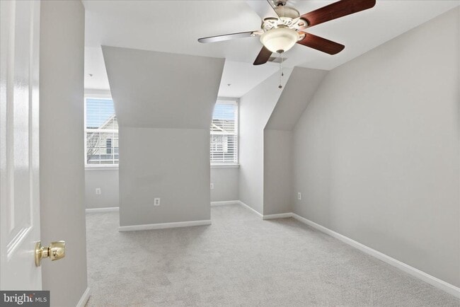 Building Photo - 5053 Kilburn St