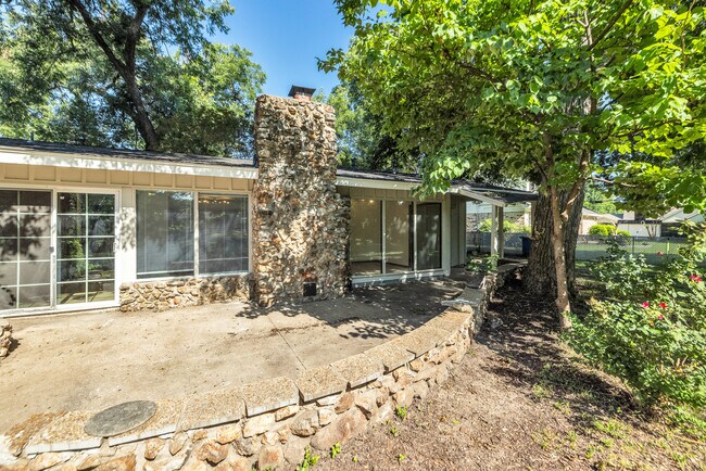 Building Photo - 5611 S Trenton Ave