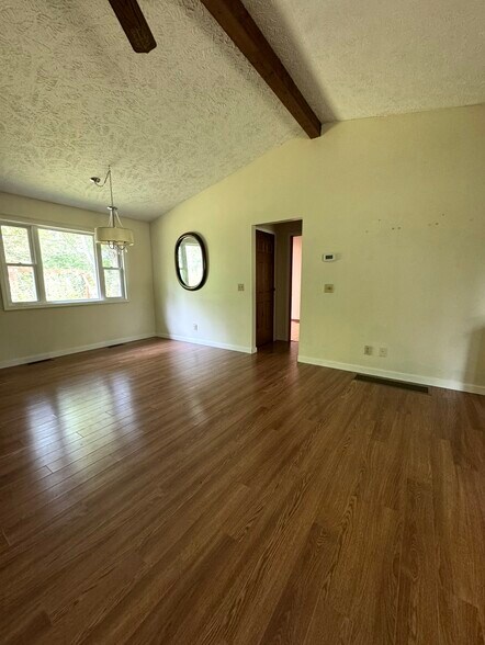 Building Photo - 2080 Robins Ct NW