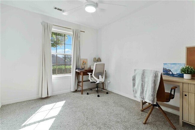 Building Photo - 3000 SW Wentworth Ave