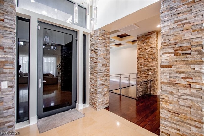 Building Photo - 69 Hawk Ridge Dr