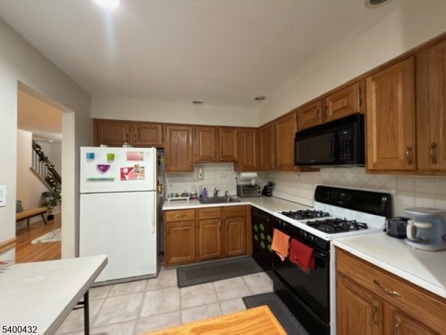 Building Photo - 68 Patriots Rd