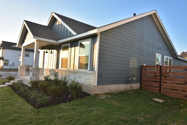 Building Photo - 343 Keefer