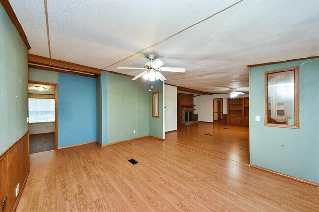 Building Photo - 18915 Sawmill Dr