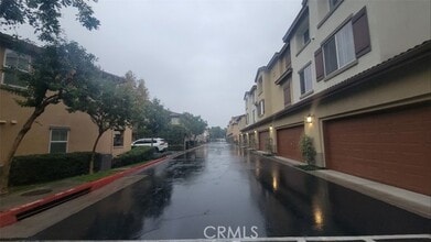 Building Photo - 17871 Shady View Dr