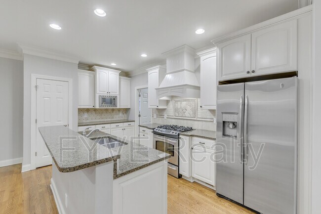 Building Photo - 1801A Shackleford Rd