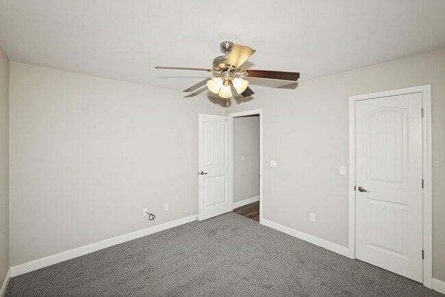 Building Photo - 15101 Helium Rd