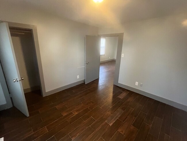 Building Photo - 3 Bedroom 1.5 Bath Single Family Home for ...