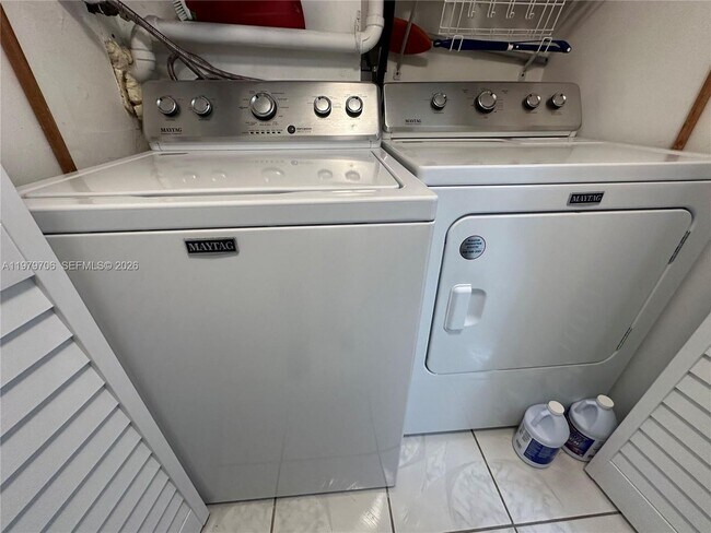 Building Photo - 9440 W Flagler St