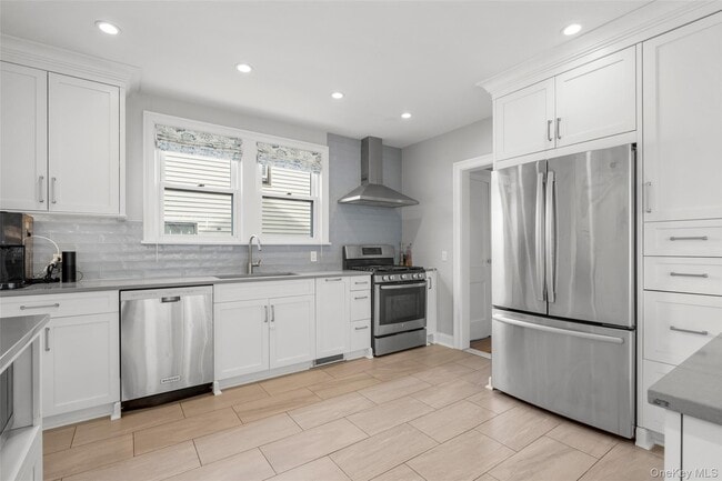 Building Photo - 70 Breckenridge Ave