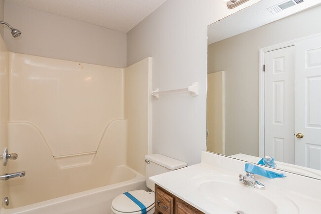 Building Photo - 8541 Highland Glen Cir S