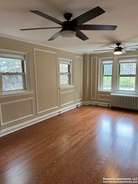 Building Photo - 1450 Beacon St