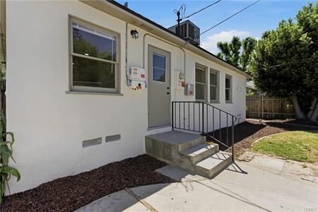 Building Photo - 2715 Cedar St