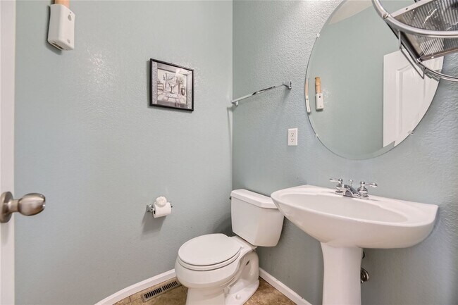 Building Photo - 4 Bedroom Single Family Home For Rent in Highlands Ranch