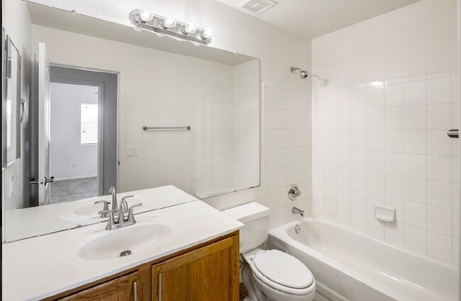 Building Photo - AVAILABLE NOW IN MESA RED MOUNTAIN AREA