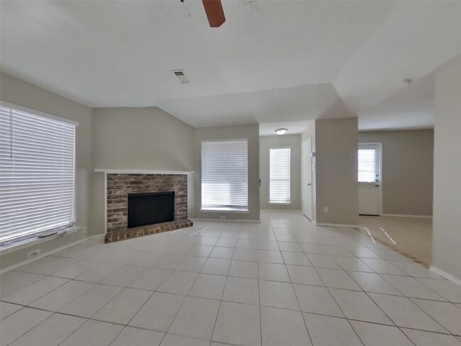 Building Photo - 6922 Clee Ln