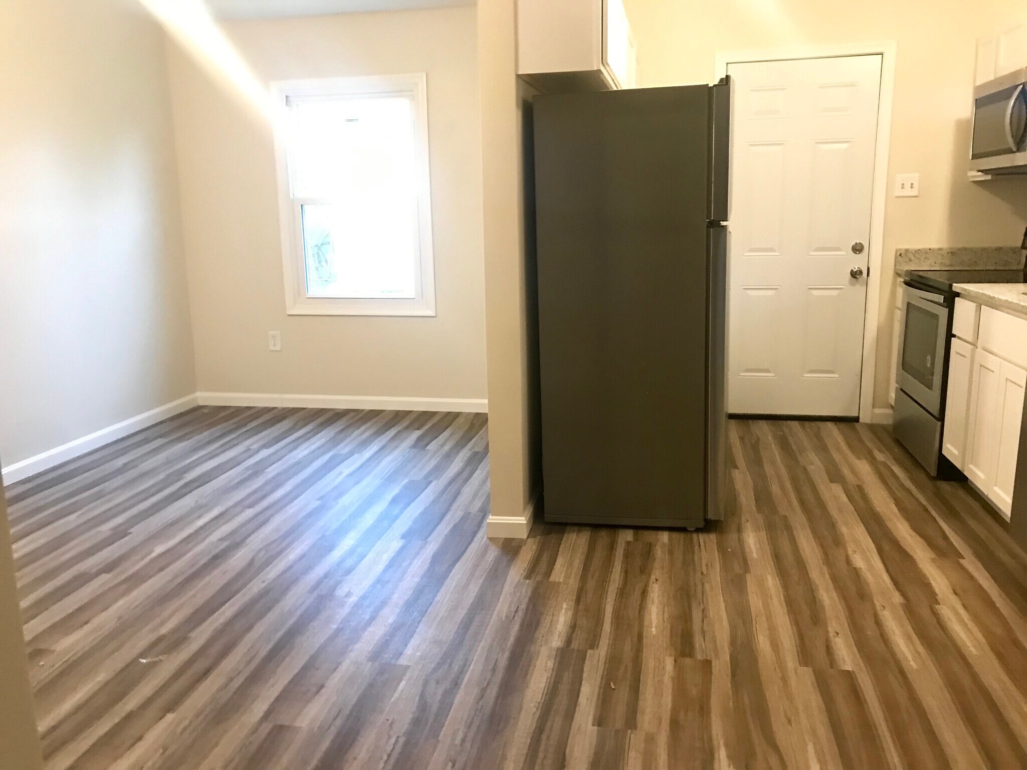 Building Photo - 1337 Huntover Dr